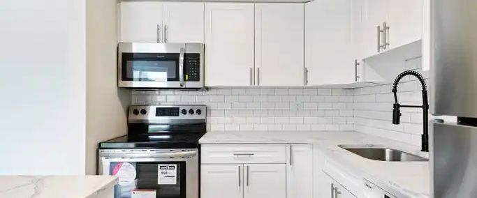 3155 Sandwich Street | 3155 Sandwich Street, Windsor - Photo 1