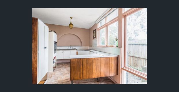 Lifestyle and location focus. - Photo 1