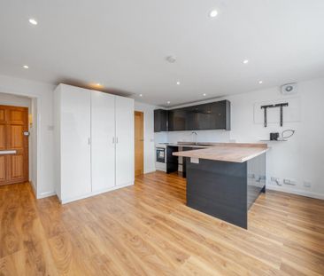 Liskeard Gardens, Blackheath SE3 - Photo 2