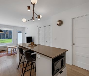 Appartement à louer à Longueuil (Saint-Hubert) - Photo 1