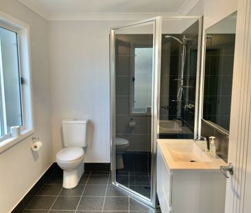 Modern Two-Bedroom Flat - Photo 5