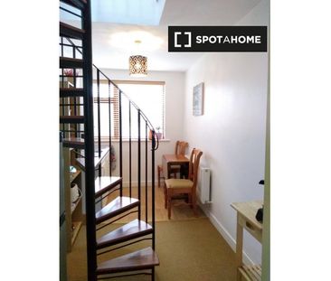 Room in a 2-Bedroom apartment for rent in Ballygall, Dublin - Photo 2