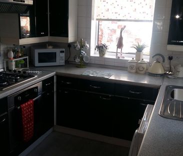 2 bedroom terraced house to rent - Photo 6