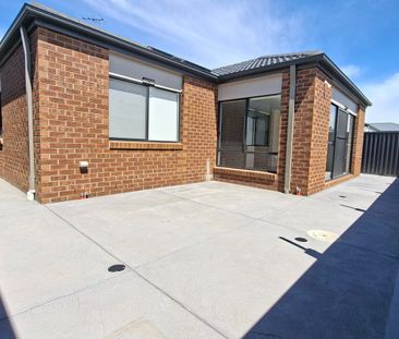 25 Mound Ave, Donnybrook, Vic 3064 - Photo 2