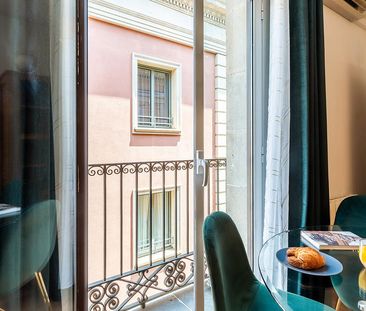 Eclectic 1-Bedroom Apartment with Balcony Near La Ramblas - Photo 4