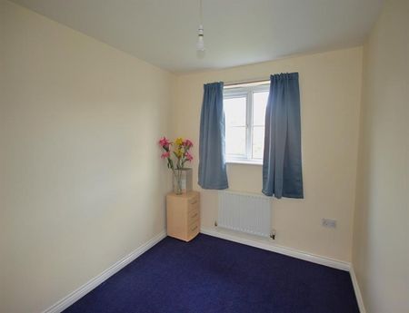 4 Bedroom Detached To Let - Photo 4