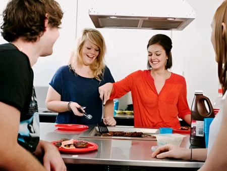 4 Bed Apartment - Photo 4