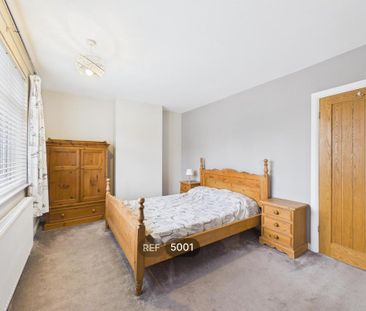 2 bedroom semi-detached house to rent - Photo 4