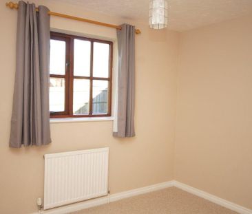 2 bedroom maisonette to rent - Photo 2