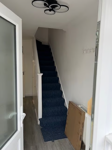1 bedroom in a house share to rent - Photo 2