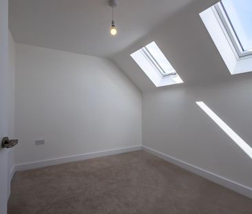 5 bedroom semi-detached house to rent - Photo 2