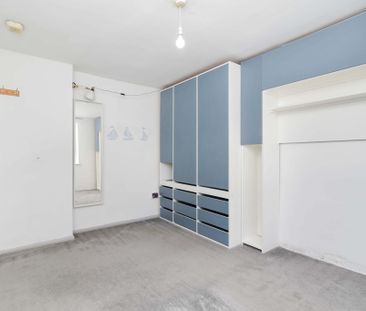 Spacious 1 Bed flat to let in East Ham - Photo 4