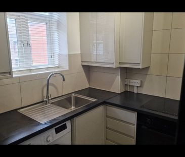 2 Bed Flat, Rivermead House, E9 - Photo 2