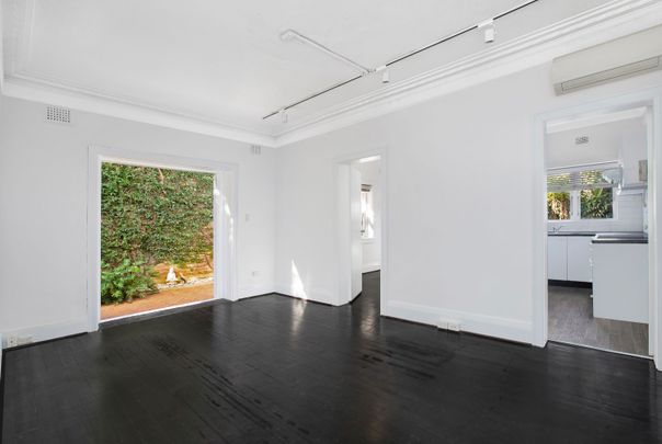 Versatile 2-Bedroom Apartment with Separate Studio & Private Courtyard - Photo 1