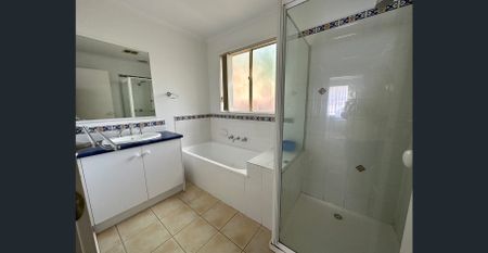 WELL PRESENTED TWO BEDROOM UNIT - Photo 4