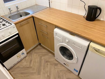 Connaught Road, Roath - Photo 2