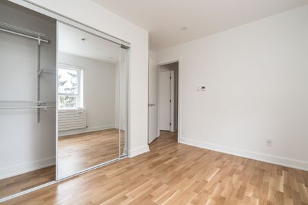 39 Riverwood Parkway - Photo 2