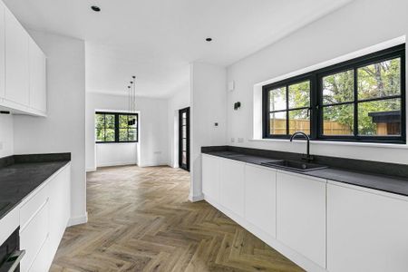 3 bedroom semi-detached house to rent - Photo 5