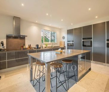 Maison à louer Mougins, Cote d'Azur, France16 500 EUR / Mois - Photo 2