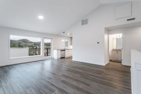 2 bed/2 bath Condo in Glenmore - Photo 4