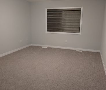 For Lease - 879 Douro Street, Stratford, Ontario - Photo 5