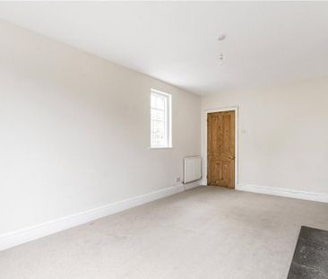 4 bedroom semi-detached house to rent - Photo 2