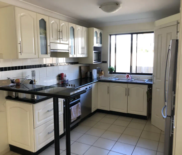 Comfortable Family Living in a Convenient Yandina Location - Photo 5