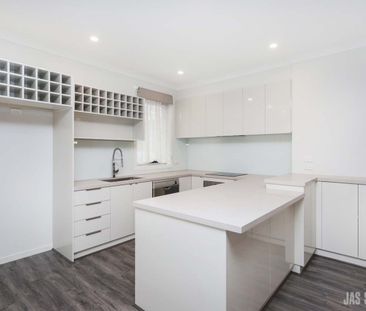 Custom Built Rear Unit - Photo 4