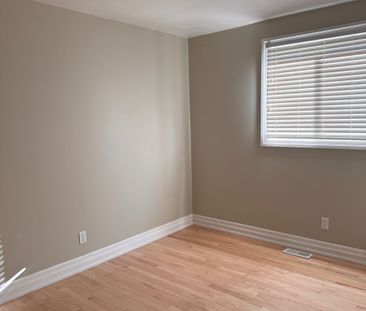 For Lease - 37 Ondrey Street, Bradford West Gwillimbury, Ontario - Photo 2