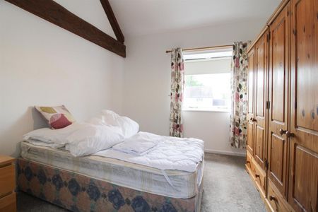 Swindon Lane, Cheltenham GL50 4NZ - Photo 4