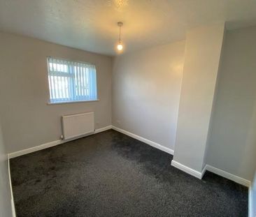 3 bedroom end of terrace house to rent - Photo 3