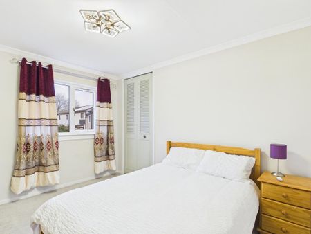 2 bedroom flat to rent - Photo 4