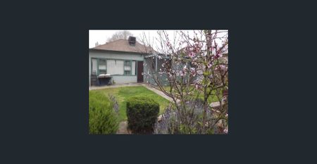 DELIGHTFUL TWO BEDROOM RESIDENCE WITH LARGE DOUBLE GARAGE AND PRIVATE LEAFY GARDEN. - Photo 2