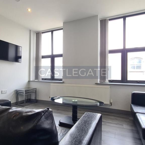 1 bedroom in a flat share to rent - Photo 1