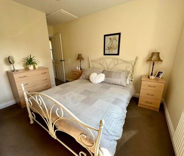 3 bedroom semi-detached house to rent - Photo 2