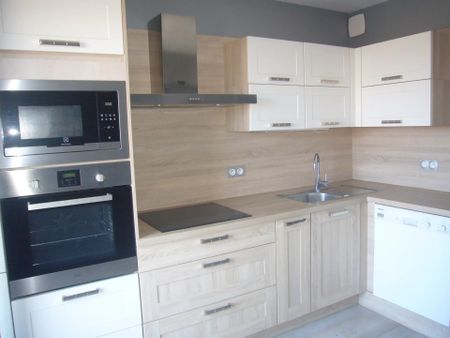 Location Appartement 5 pièces 101m² ROMANS SUR ISERE 26100 - Photo 5