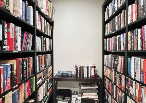 For Lease - 25 Scrivener Square Unit# 411, Toronto, Ontario - Photo 1