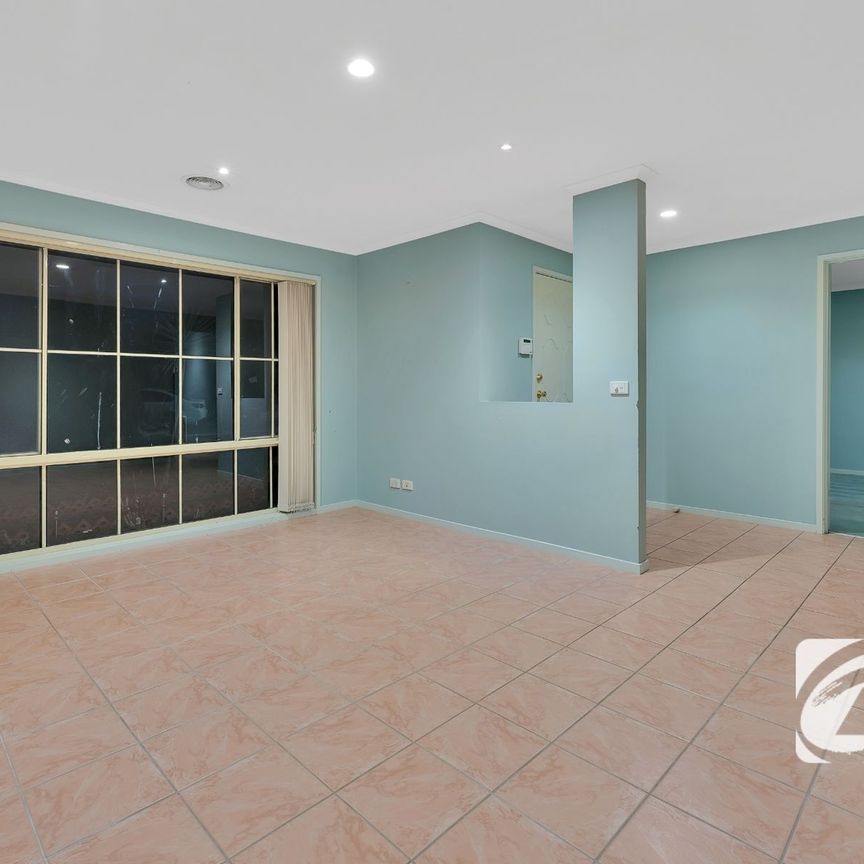 THREE BEDROOM HOME IN COURT LOCATION - Photo 1