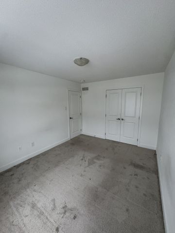 For Lease - 914 Alvarez Lane, Leitrim, Ontario - Photo 4