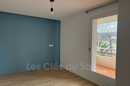Location Appartement 5 pièces 105m² TOULON 83000 - Photo 4
