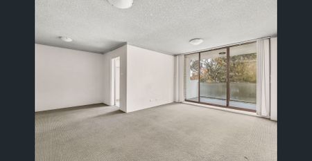 2 Bedroom Apartment Conveniently Located - Photo 4