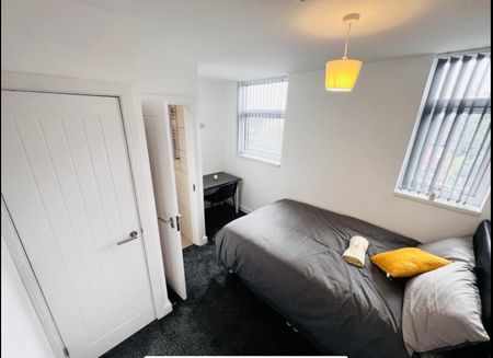 🏠Spacious Double En Suite rooms available NOW🏠 - Photo 5