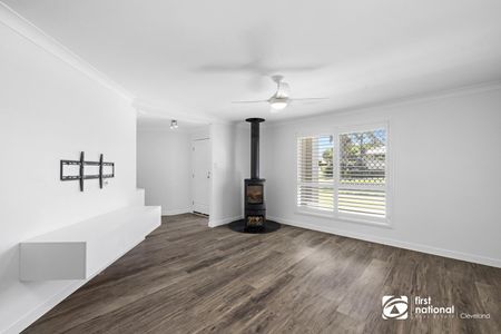 STUNNING LOW SET FAMILY HOME IN WELLINGTON POINT - 4 BEDROOMS + STUDY - Photo 2