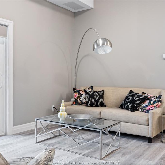 For Lease - 11870 TECUMSEH Road Unit# 205, Tecumseh, Ontario - Photo 1