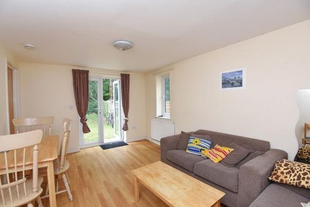 5 bedroom semi-detached house to rent - Photo 1