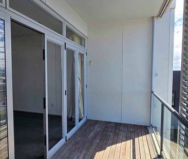 Top-Floor Parnell Living - Photo 4