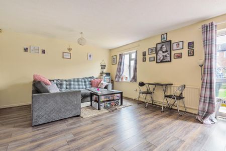 3 bedroom terraced house to rent - Photo 2