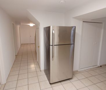 For Lease - 112 Trafalgar Square Unit# Lower, Vaughan, Ontario - Photo 2