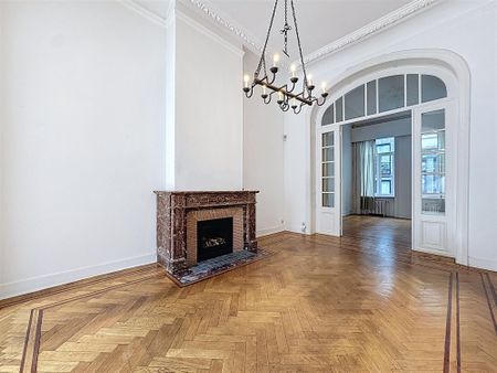 Rez-de-Chaussée 1 chambre avec cour - Photo 2