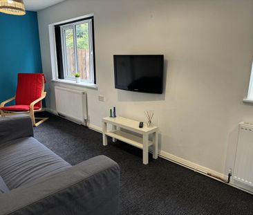 3 bed terraced house to rent in Alice Templer Close, Exeter, EX2 - Photo 3